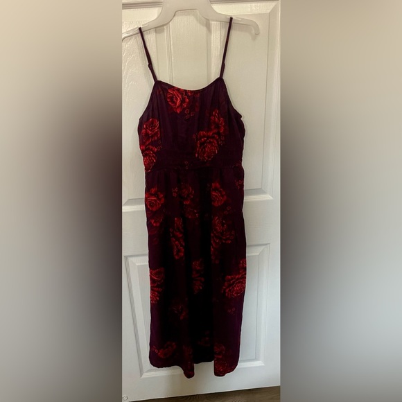 Burgundy dress with red flowers - Picture 1 of 1